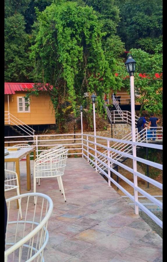 Aamod At Shoghi Luxury Cottage Resort Shimla Exterior photo